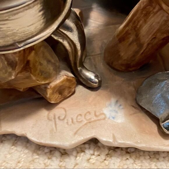 Vintage Pucci Bisque Sculpture “For Want of a Patch” 2405 Extremely Rare/Unique - Picture 13 of 15